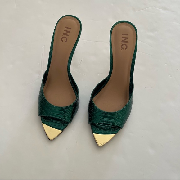 INC Green Snakeskin Open-toe Heels with Gold Detail Sandals - Picture 1 of 7